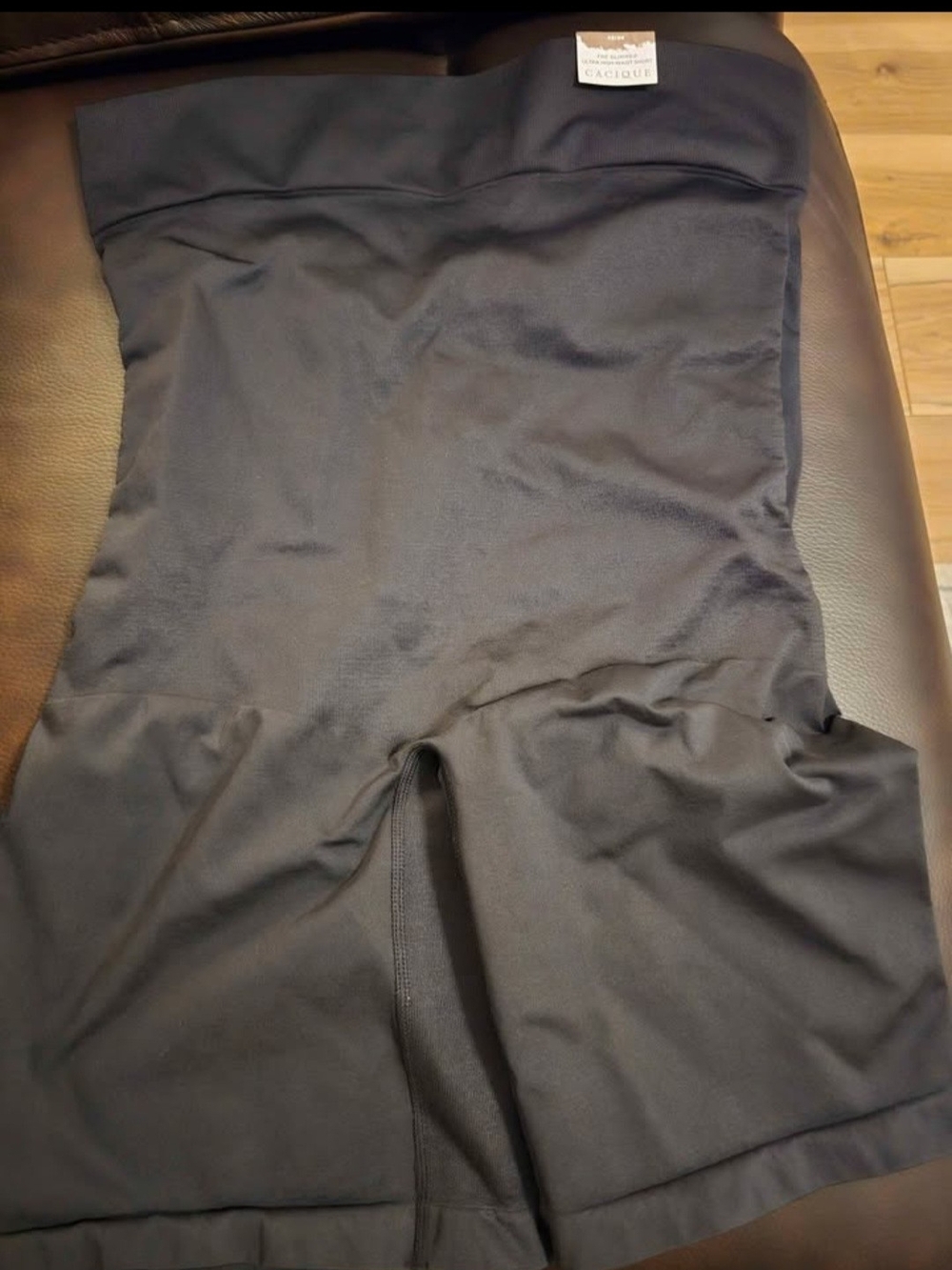 3-Cacique Black Waist Shaping Short